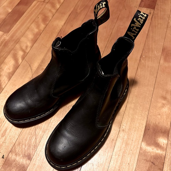 2976 Slip Resistant Leather Chelsea Boots - Picture 3 of 5